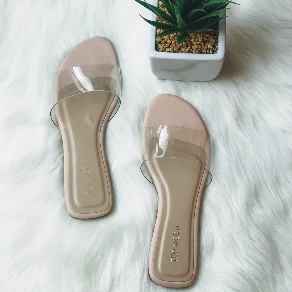 Nude clear sandals💛
